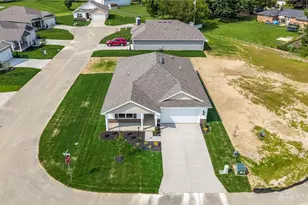 101 Martha Ct, Eaton, OH 45320 - Photo 2