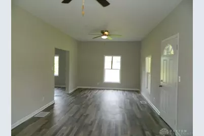 16 W Walnut Street, Jeffersonville, OH 43128 - Photo 6