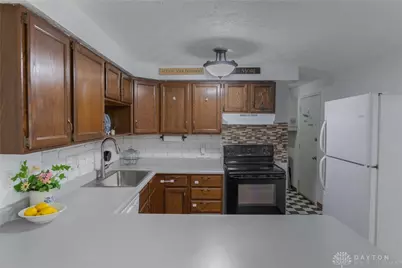 250 Grantwood Drive, Dayton, OH 45449 - Photo 8