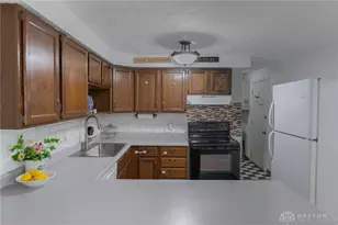 250 Grantwood Dr, Dayton, OH 45449 - Photo 8