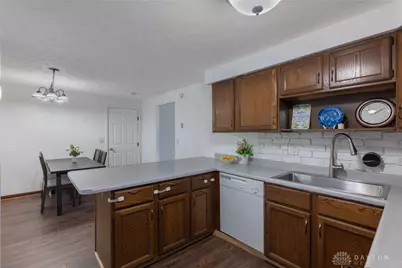 250 Grantwood Drive, Dayton, OH 45449 - Photo 10