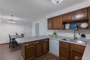 250 Grantwood Dr, Dayton, OH 45449 - Photo 10