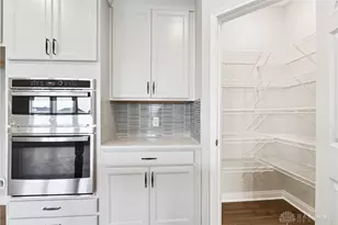 9045 Sorrento Pl, Washington Twp, OH 45458 - Photo 14