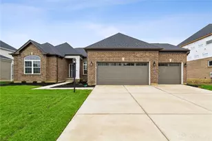 9045 Sorrento Pl, Washington Twp, OH 45458 - Photo 2