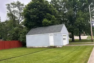 4 E McKinley St, Brookville, OH 45309 - Photo 4