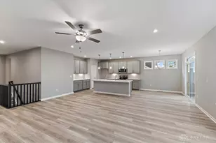 2619 Golden Leaf Dr, Beavercreek, OH 45431 - Photo 6