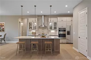 2504 Bent Grass Dr, Beavercreek, OH 45431 - Photo 2