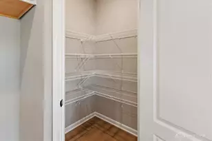 435 Snowdrop Dr, Yellow Springs Vlg, OH 45387 - Photo 6