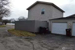 1215 Robbins Run Ct, Washington Twp, OH 45458 - Photo 2
