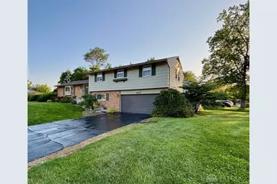 6229 Cheri Lynne Drive, Clayton, OH 45415 - Photo 2