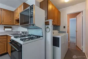 1307 Cobblestone St, Dayton, OH 45432 - Photo 10