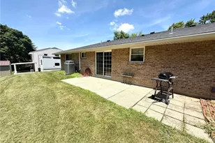 4932 Arrowview Dr, Dayton, OH 45424 - Photo 2