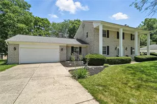 6630 Carinthia Dr, Miami Township, OH 45459 - Photo 2