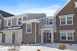 2735 Golden Leaf Dr, Beavercreek, OH 45431 - Photo 1