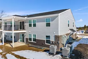 2727 Golden Leaf Dr, Beavercreek, OH 45431 - Photo 18