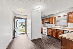 2930 Delaware Cir, Piqua, OH 45356 - Photo 4
