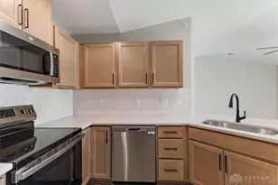 4232 Apple Branch Dr, Sugarcreek Twp, OH 45459 - Photo 4