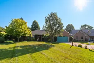 2455 Lupine Ct, Troy, OH 45373 - Photo 2
