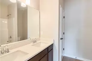 2047 Ravenwood Ave, Dayton, OH 45406 - Photo 12