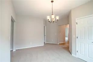 2047 Ravenwood Ave, Dayton, OH 45406 - Photo 6