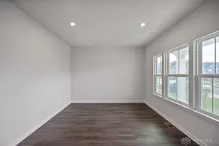 5166 Catalpa Dr, Tipp City, OH 45371 - Photo 8