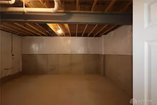 460 Crossing Ln, Miami Township, OH 45449 - Photo 32