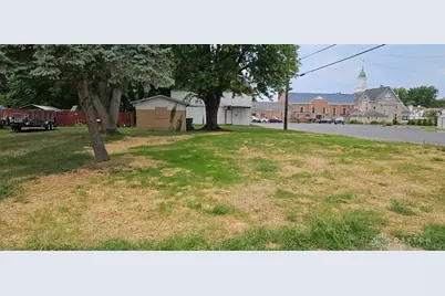 117 S Vine Street, Eaton, OH 45320 - Photo 2