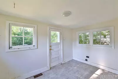 21 S Buckles Avenue, Jamestown Vlg, OH 45335 - Photo 6