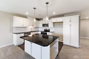 421 Bethpage Way, Lebanon, OH 45036 - Photo 2