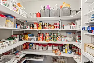 813 W Bentley Cir, Troy, OH 45373 - Photo 10