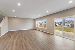 517 Iris Dr, Yellow Springs Vlg, OH 45387 - Photo 10