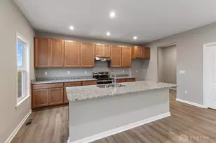 517 Iris Dr, Yellow Springs Vlg, OH 45387 - Photo 4