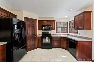 1479 Lantern Ln, Troy, OH 45373 - Photo 10