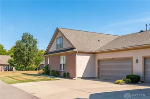 8823 Birkdale Hills Cir, Dayton, OH 45458 - Photo 6