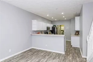 8823 Birkdale Hills Cir, Dayton, OH 45458 - Photo 8