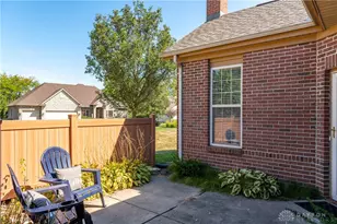 8823 Birkdale Hills Cir, Dayton, OH 45458 - Photo 4