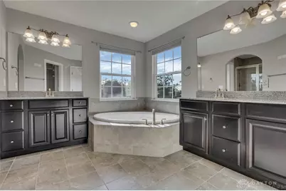 10500 Wallingsford Circle, Centerville, OH 45458 - Photo 28