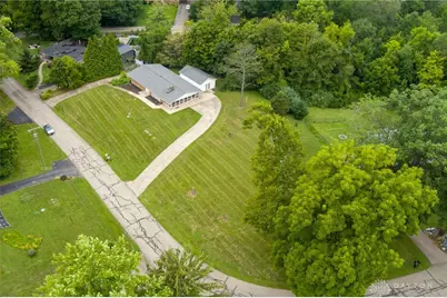 190 Oakridge Drive, Springfield, OH 45504 - Photo 2