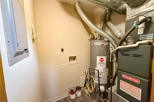 2744 Greystone Dr, Columbus, OH 43220 - Photo 6