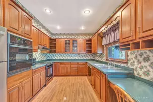 1697 Krucker Rd, Hamilton, OH 45013 - Photo 10