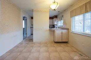 1818 Kathy Ln, Miamisburg, OH 45342 - Photo 14