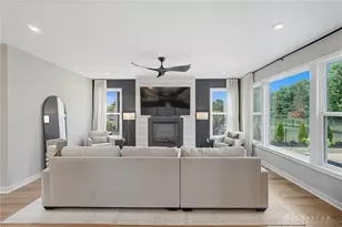 719 Harvest Ln, Dayton, OH 45458 - Photo 6