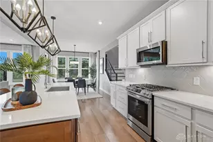 719 Harvest Ln, Dayton, OH 45458 - Photo 10