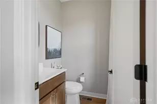 719 Harvest Ln, Dayton, OH 45458 - Photo 18