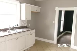 421 Market St, Brookville, OH 45309 - Photo 12