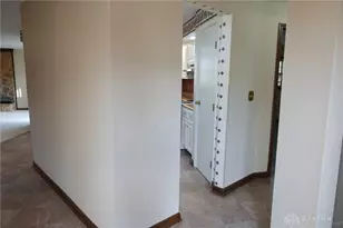 199 Finsbury Ln, Troy, OH 45373 - Photo 4