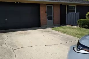 512 N Sherry Dr, Dayton, OH 45426 - Photo 2