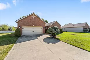 680 Loxley Ln, Troy, OH 45373 - Photo 2