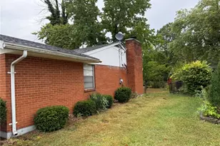 432 Scarborough Ct, New Lebanon, OH 45345 - Photo 2