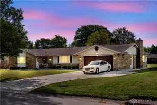 3653 Knollwood Dr, Beavercreek, OH 45432 - Photo 1